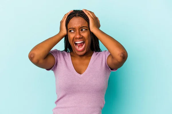 Young African American Woman Isolated Blue Background Covering Ears Hands — Stock Photo, Image