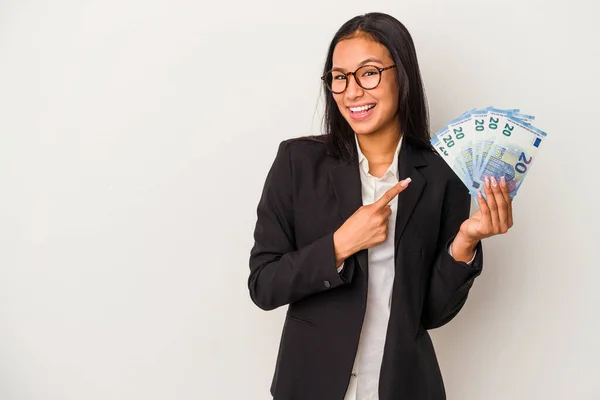 Young Business Latin Woman Holding Bills Coffee Isolated White Background — Stock Photo, Image