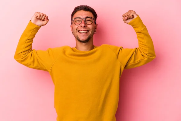 Young Caucasian Man Tattoos Isolated Yellow Background Celebrating Victory Passion — 스톡 사진