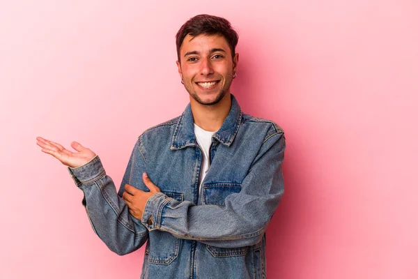 Young Caucasian Man Tattoos Isolated Yellow Background Showing Copy Space — Stock Photo, Image