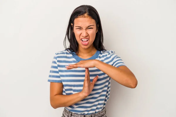 Mujer Latina Joven Aislada Sobre Fondo Blanco Mostrando Gesto Tiempo — Foto de Stock