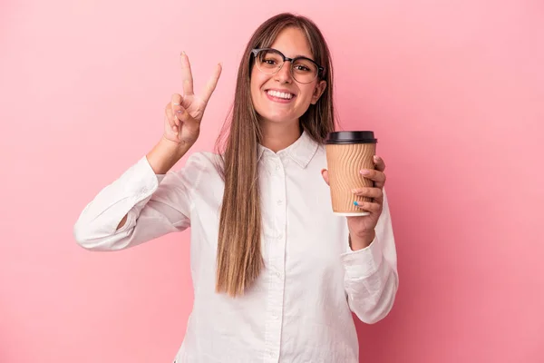 Joven Mujer Caucásica Negocios Sosteniendo Una Comida Para Llevar Aislada —  Fotos de Stock