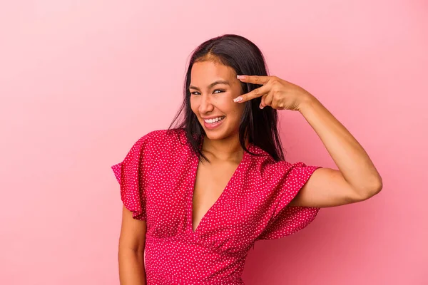 Young Latin Woman Isolated Pink Background Dancing Having Fun — Stock Photo, Image