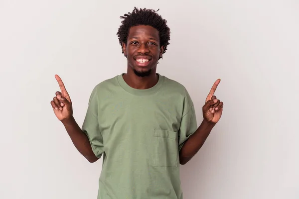 Ung Afrikansk Amerikansk Man Isolerad Vit Bakgrund Indikerar Med Båda — Stockfoto