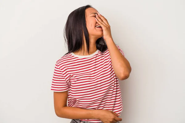 Jovem Latina Isolada Fundo Branco Rindo Feliz Despreocupada Emoção Natural — Fotografia de Stock