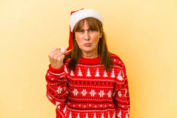 Middle Age Caucasian Woman Celebrating Christmas Isolated Yellow Background Showing — Stockfoto