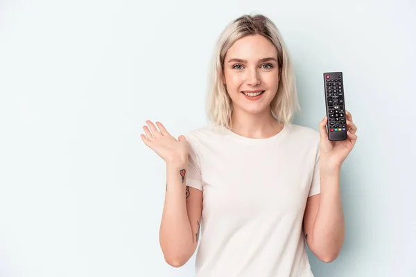 Young Caucasian Woman Holding Controller Isolated Blue Background Showing Copy — Foto de Stock