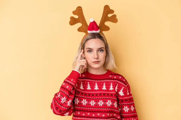 Young Caucasian Woman Wearing Christmas Reindeer Hat Isolated Yellow Background — Photo