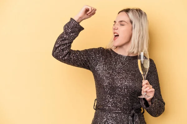 Young Caucasian Woman Celebrating New Year Isolated Yellow Background Raising — Stock Photo, Image