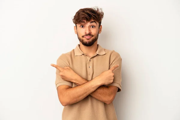 Young Mixed Race Man Isolated Grey Background Points Sideways Trying — Foto Stock