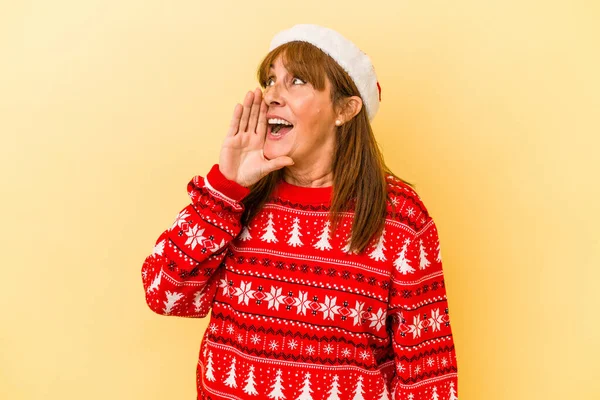 Middle Age Caucasian Woman Celebrating Christmas Isolated Yellow Background Shouting — Photo