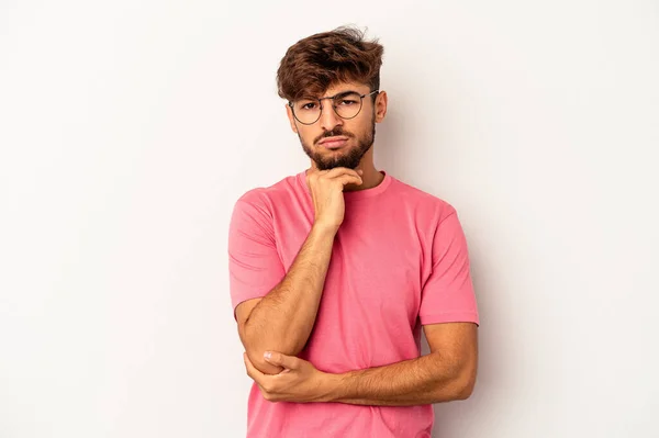 Young Mixed Race Man Isolated Grey Background Suspicious Uncertain Examining — Stock Photo, Image