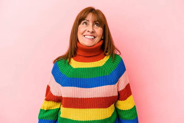 Middle Age Caucasian Woman Wearing Multicolor Sweater Isolated Pink Background — Foto de Stock
