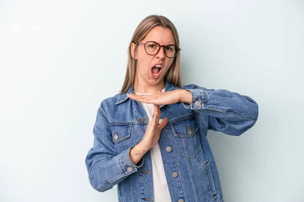 Jonge Blanke Vrouw Geïsoleerd Blauwe Achtergrond Met Een Time Out — Stockfoto