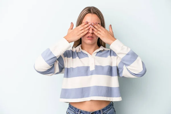 Young Caucasian Woman Isolated Blue Background Afraid Covering Eyes Hands — Stock Photo, Image