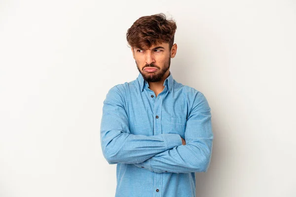 Jovem Mestiço Isolado Fundo Cinza Cansado Uma Tarefa Repetitiva — Fotografia de Stock