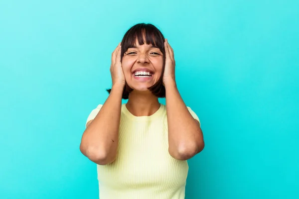 Young Mixed Race Woman Isolated Blue Background Laughs Joyfully Keeping — Stock Photo, Image