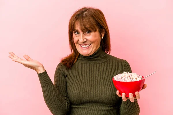 Middle Age Caucasian Woman Holding Bowl Cereals Isolated Pink Background — Fotografia de Stock