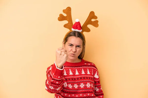 Young Caucasian Woman Wearing Christmas Reindeer Hat Isolated Yellow Background — Stock Photo, Image