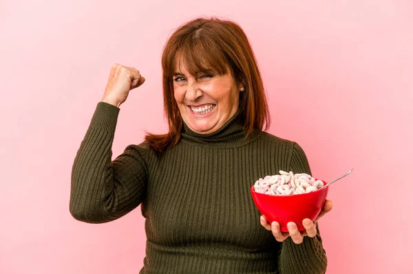 Middle Age Caucasian Woman Holding Bowl Cereals Isolated Pink Background — Fotografia de Stock