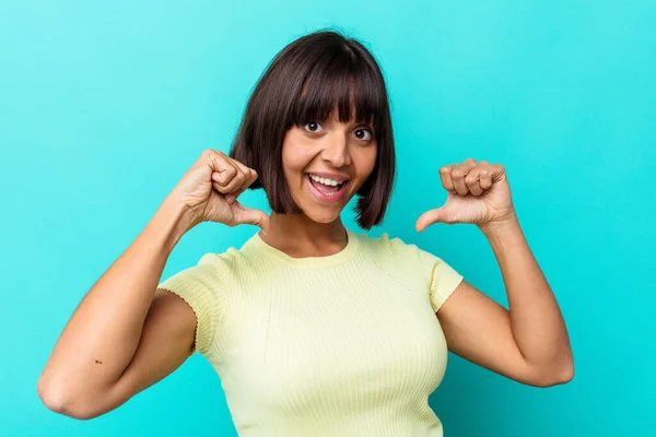 Young Mixed Race Woman Isolated Blue Background Feels Proud Self — Stock Photo, Image