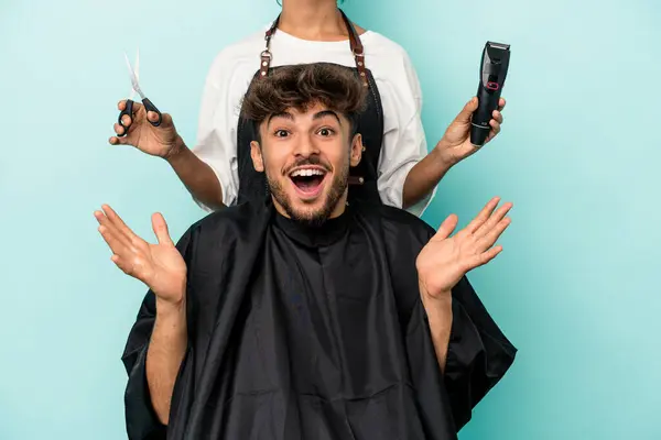 Young Arab Man Ready Get Haircut Isolated Blue Background Receiving — Stock Photo, Image