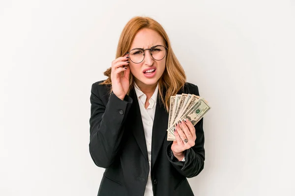 Joven Mujer Caucásica Negocios Sosteniendo Billetes Aislados Sobre Fondo Blanco — Foto de Stock