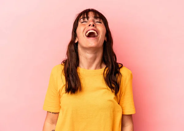 Jonge Argentijnse Vrouw Geïsoleerd Roze Achtergrond Ontspannen Gelukkig Lachen Nek — Stockfoto