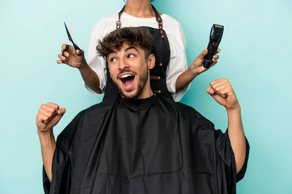 Young Arab Man Ready Get Haircut Isolated Blue Background Raising — Stock Photo, Image