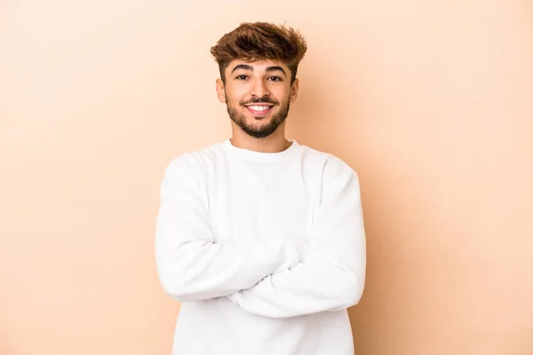 Young Arab Man Isolated Beige Background Who Feels Confident Crossing — Photo