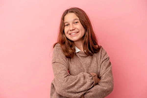 Menina Caucasiana Pouco Isolado Fundo Rosa Que Sente Confiante Cruzando — Fotografia de Stock