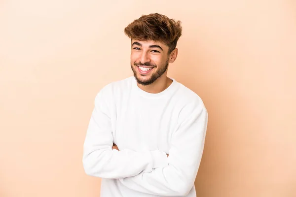 Young Arab Man Isolated Beige Background Laughing Having Fun — Photo