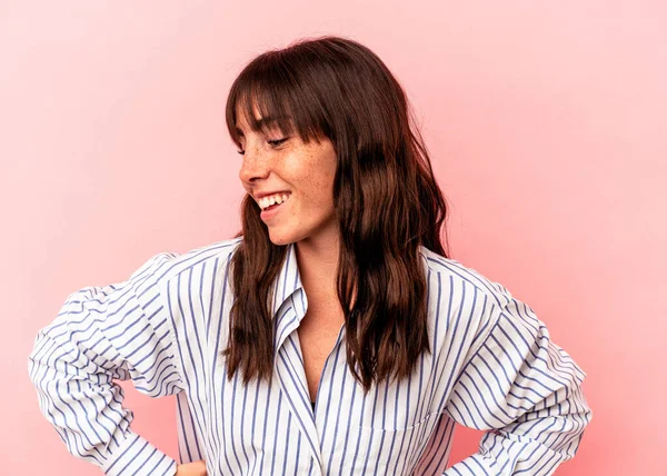 Young Argentinian Woman Isolated Pink Background Laughs Happily Has Fun — Foto de Stock