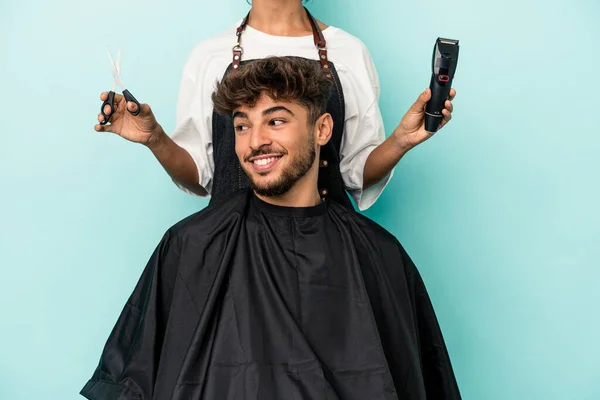 Young Arab Man Ready Get Haircut Isolated Blue Background Looks — Stock Photo, Image