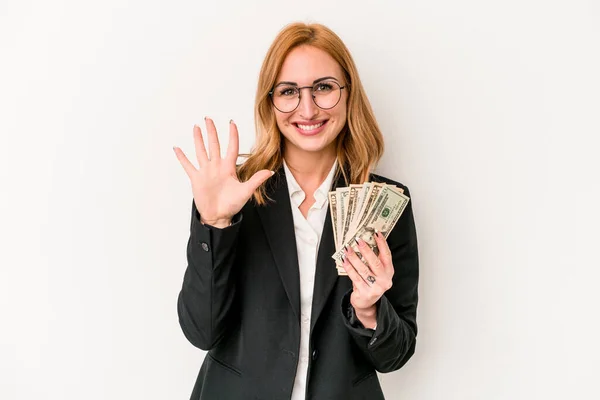 Mujer Joven Negocios Caucásica Sosteniendo Billetes Aislados Sobre Fondo Blanco — Foto de Stock