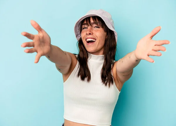 Young Argentinian Woman Isolated Blue Background Feels Confident Giving Hug —  Fotos de Stock