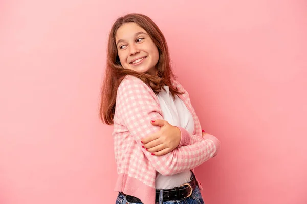 Kis Kaukázusi Lány Elszigetelt Rózsaszín Háttér Nevetés Szórakozás — Stock Fotó