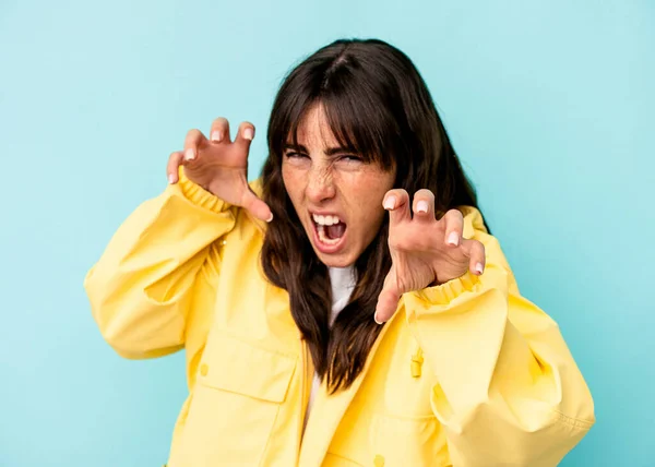 Young Argentinian Woman Isolated Blue Background Upset Screaming Tense Hands — Foto de Stock