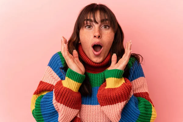 Young Argentinian Woman Isolated Pink Background Surprised Shocked — ストック写真