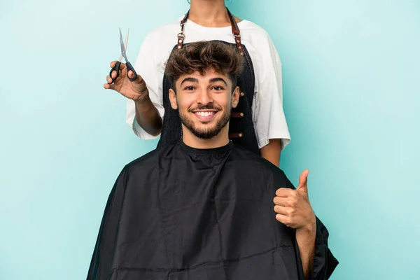 Young Arab Man Ready Get Haircut Isolated Blue Background Smiling — 图库照片