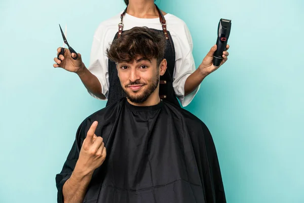 Young Arab Man Ready Get Haircut Isolated Blue Background Pointing — Stock Photo, Image