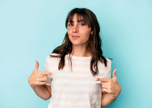 Young Argentinian Woman Isolated Blue Background Person Pointing Hand Shirt —  Fotos de Stock