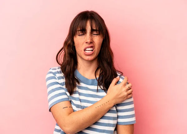 Young Argentinian Woman Isolated Pink Background Having Shoulder Pain — 스톡 사진