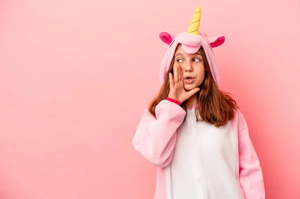 Little Caucasian Girl Wearing Unicorn Pajama Isolated Pink Background Saying — Stock Photo, Image