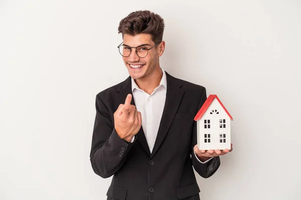 Young Real Estate Caucasian Agent Isolated White Background Pointing Finger — Stock Photo, Image