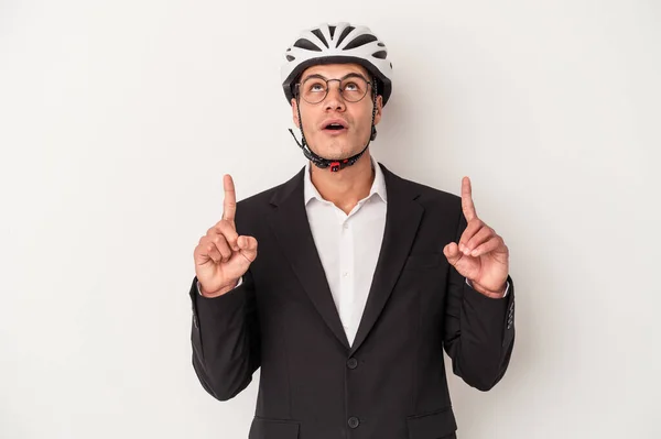 Jeune Homme Affaires Caucasien Tenant Casque Vélo Isolé Sur Fond — Photo