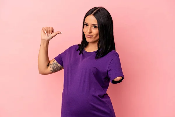 Young Pregnant Woman One Arm Isolated Pink Background Feels Proud — Stock Photo, Image