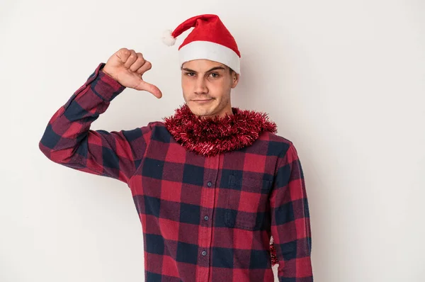 Junger Kaukasischer Mann Der Weihnachten Isoliert Auf Weißem Hintergrund Feiert — Stockfoto