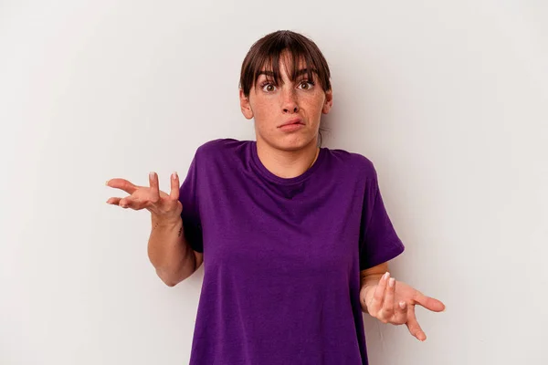 Young Argentinian Woman Isolated White Background Doubting Shrugging Shoulders Questioning — Stock Photo, Image