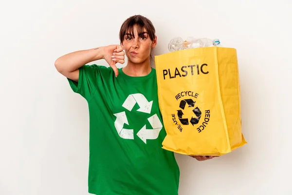 Jovem Argentina Reciclada Plástico Isolado Sobre Fundo Branco Mostrando Gesto — Fotografia de Stock